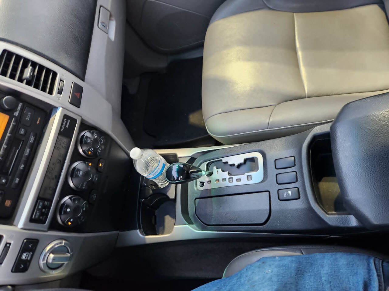 Used 2005 Toyota 4Runner SR5 AWD/4WD image 26