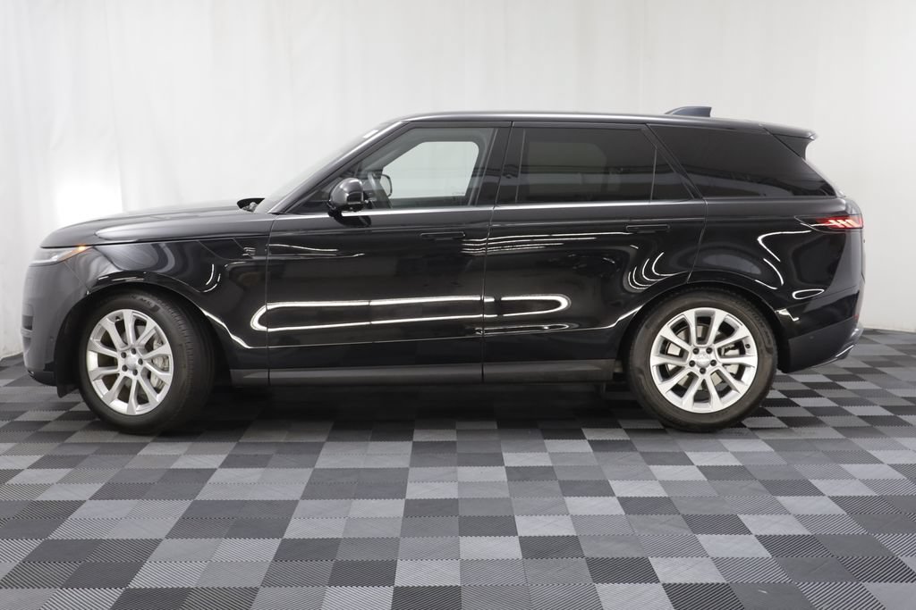 Used 2025 Land Rover Range Rover Sport SE AWD/4WD image 4
