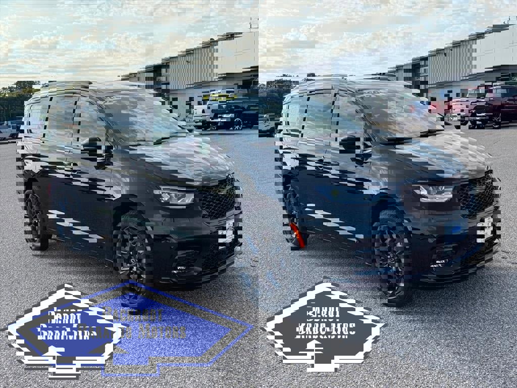 New 2026 Chrysler Pacifica Limited w/ S Appearance Package video 1