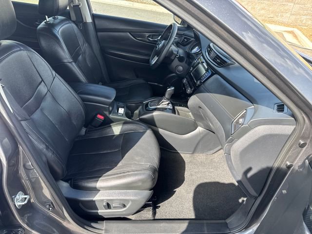 Used 2019 Nissan Rogue SL w/ Premium Package image 18