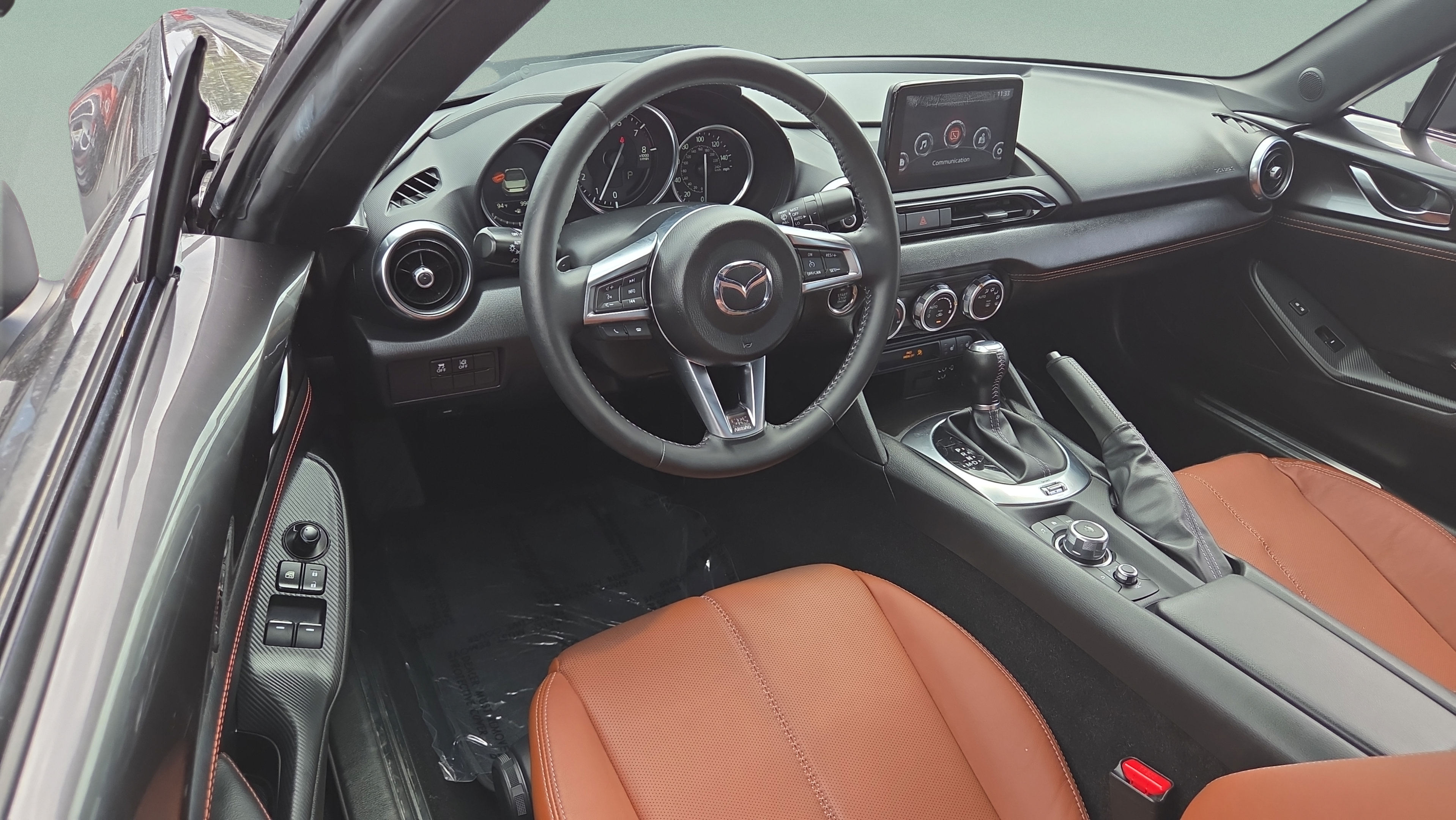 Used 2023 MAZDA MX-5 Miata Grand Touring RWD image 11