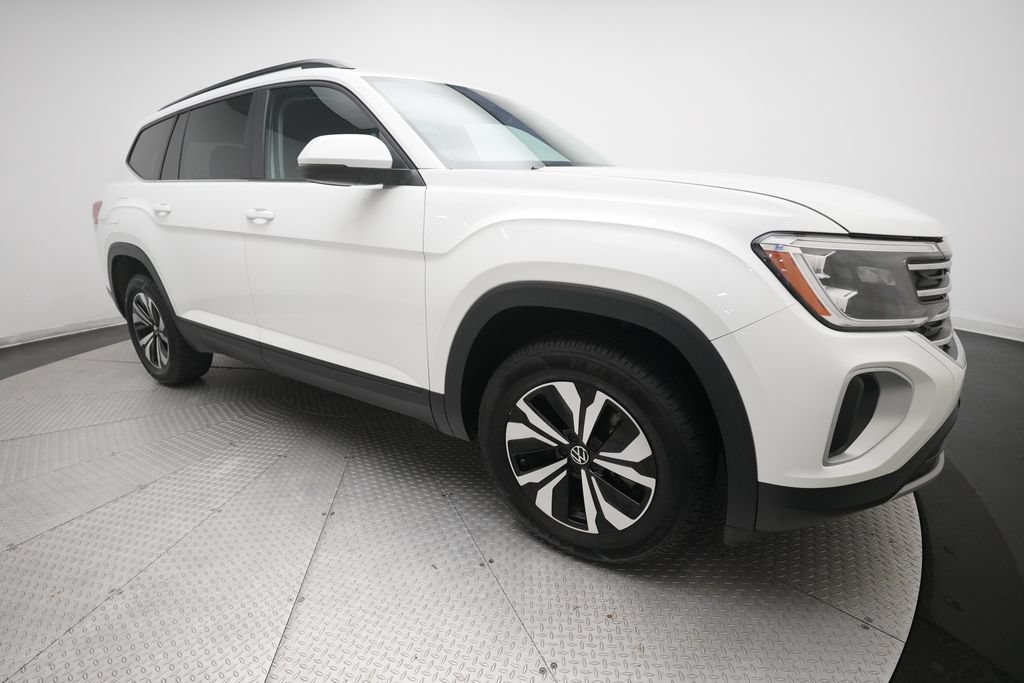 Used 2024 Volkswagen Atlas SE AWD/4WD image 35