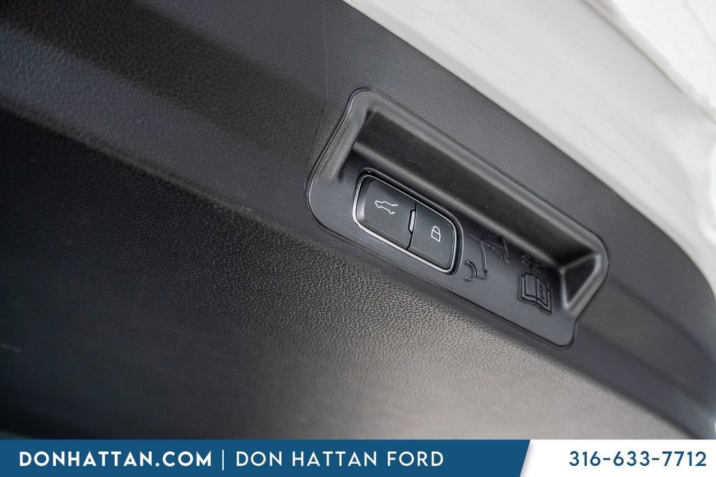 Used 2020 Ford Explorer XLT w/ Equipment Group 202A AWD/4WD image 31