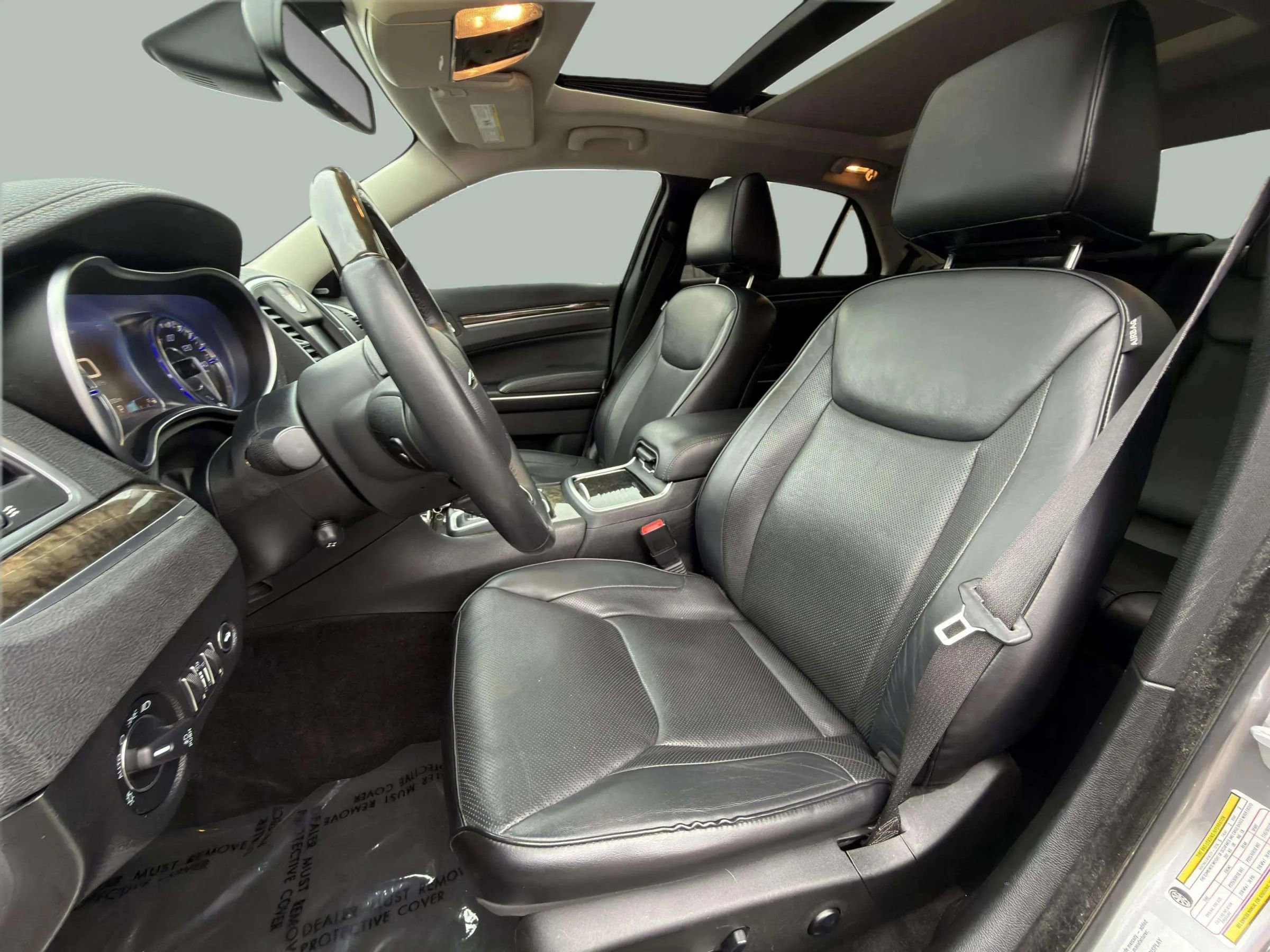 Used 2016 Chrysler 300 C image 20