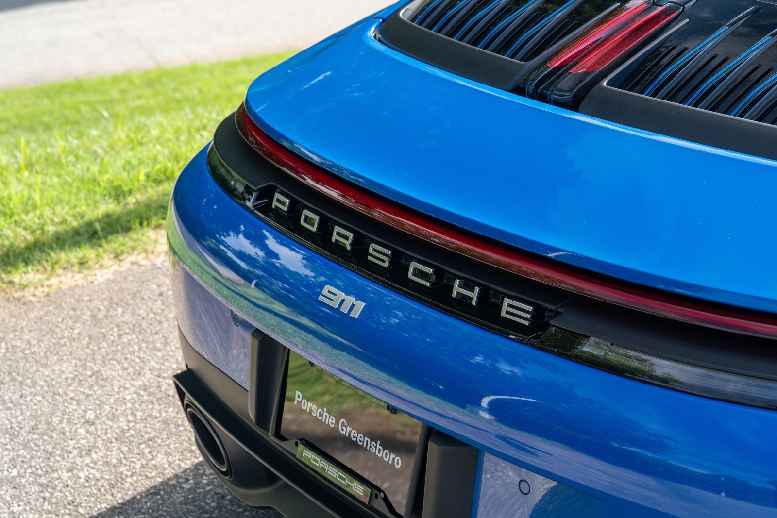 Certified 2025 Porsche 911 Carrera RWD image 15