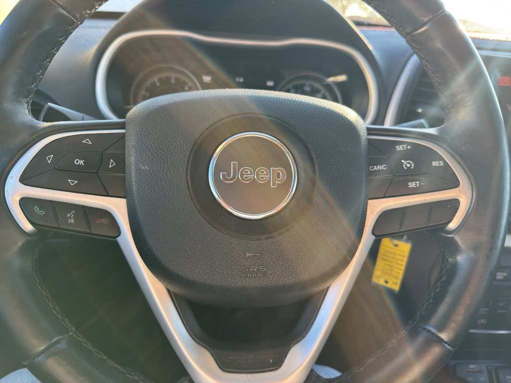 Used 2017 Jeep Cherokee Trailhawk image 8