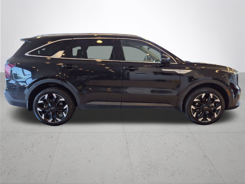 Used 2025 Kia Sorento EX AWD/4WD image 6