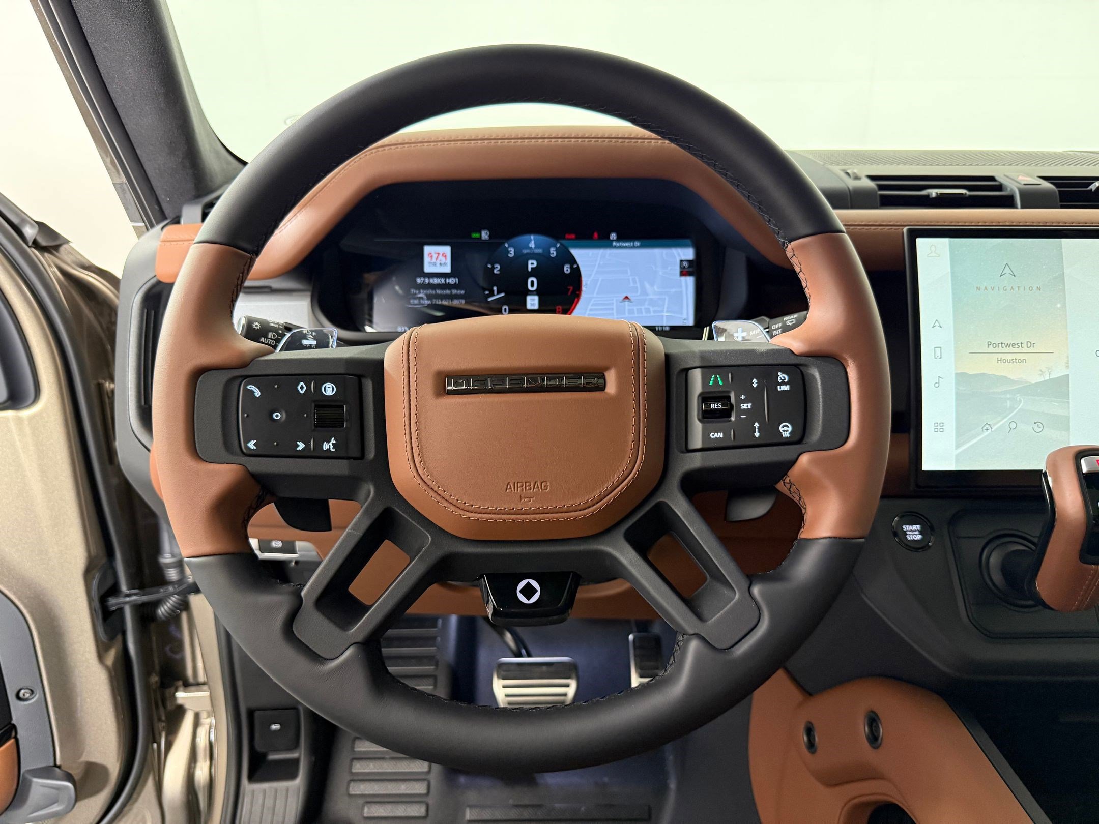 New 2026 Land Rover Defender 110 OCTA AWD/4WD image 17