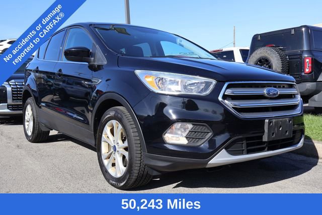 Used 2017 Ford Escape SE FWD image 2