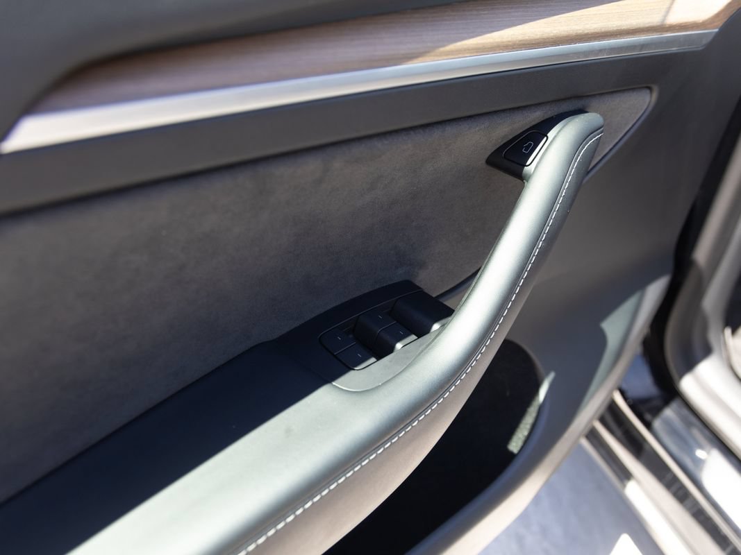 Used 2023 Tesla Model Y Performance AWD/4WD image 13