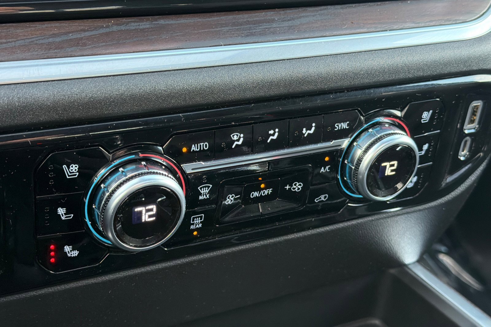 Used 2023 GMC Sierra 1500 SLT w/ SLT Convenience Package image 17