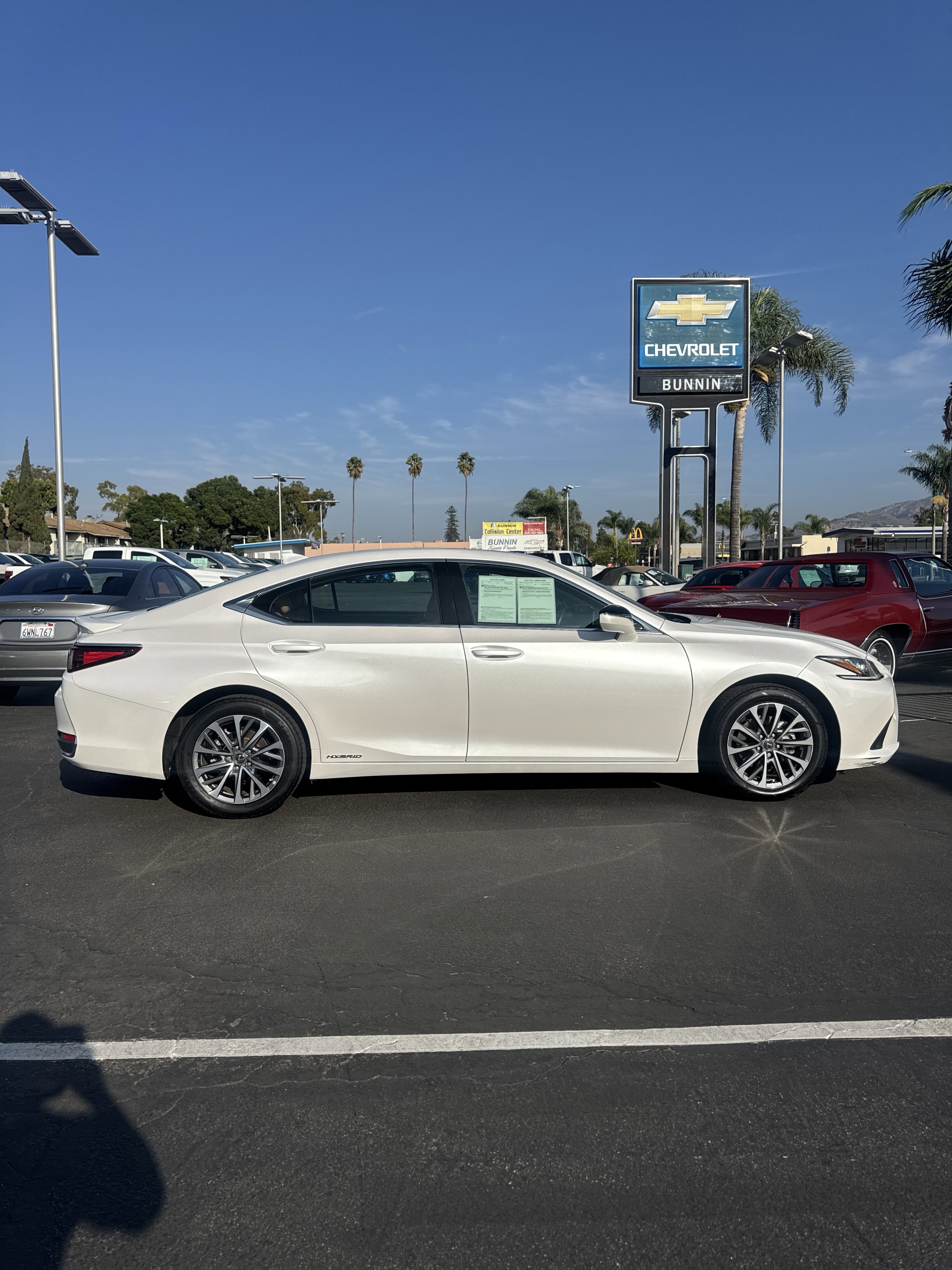 Used 2022 Lexus ES 300h image 2