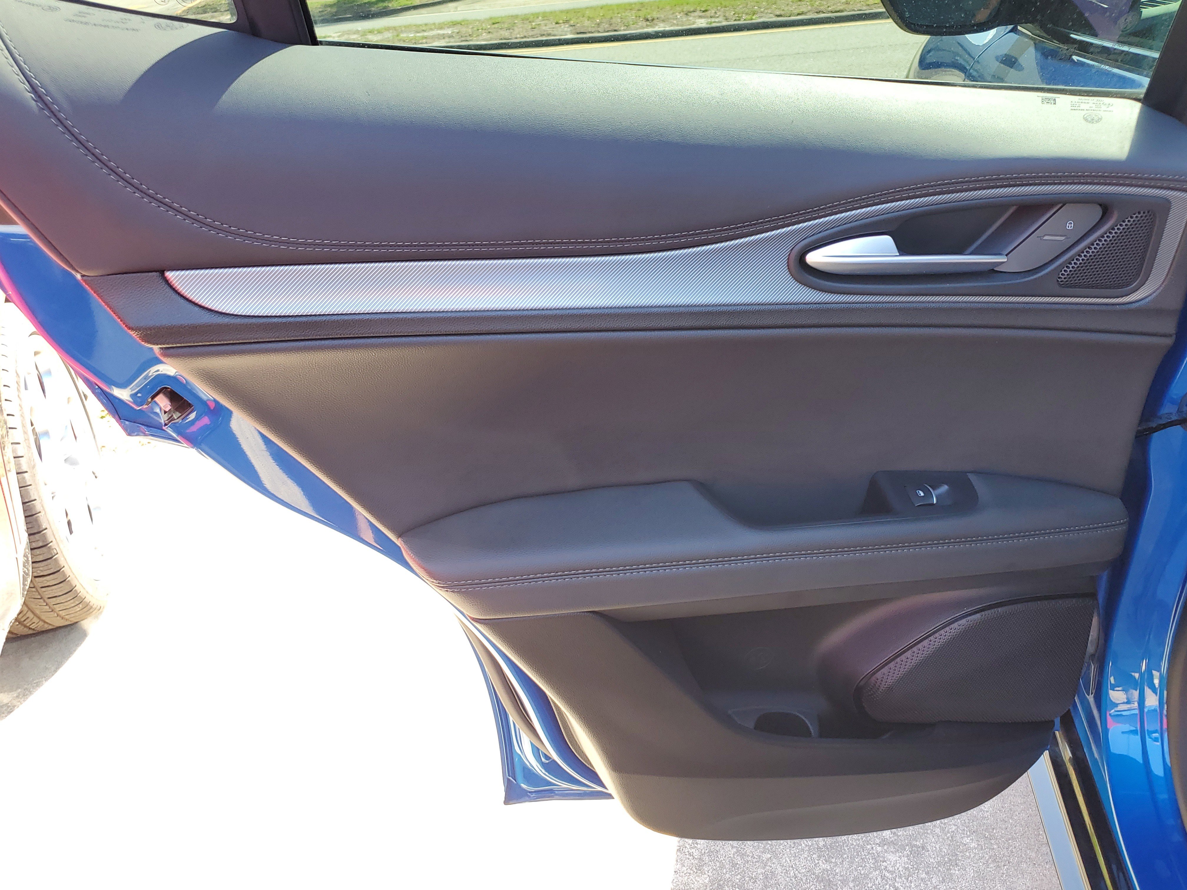 Used 2024 Alfa Romeo Stelvio Veloce image 9