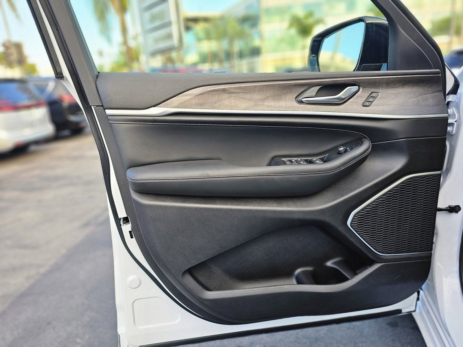 New 2026 Jeep Grand Cherokee Limited Reserve image 10