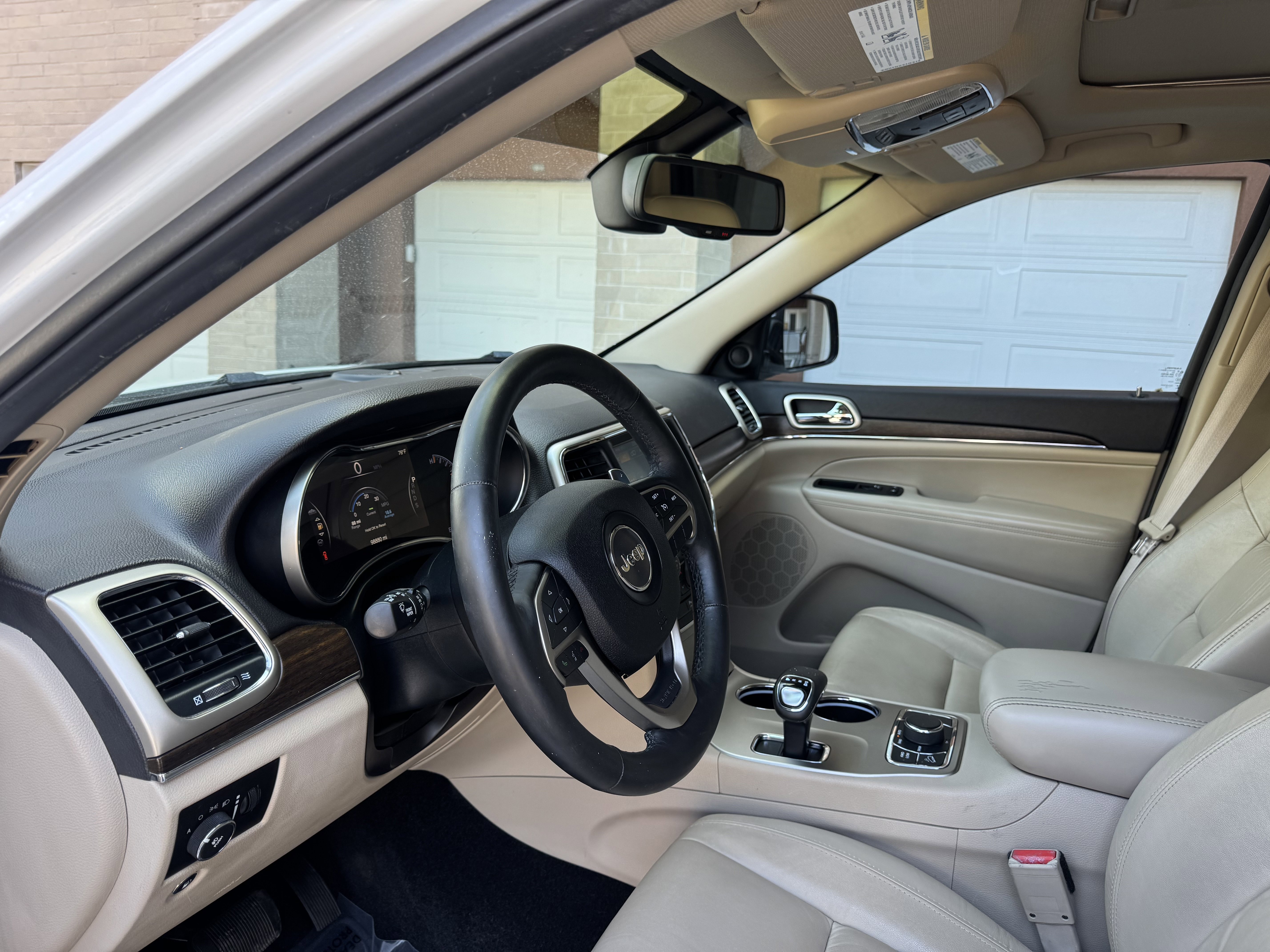 Used 2014 Jeep Grand Cherokee Limited image 16
