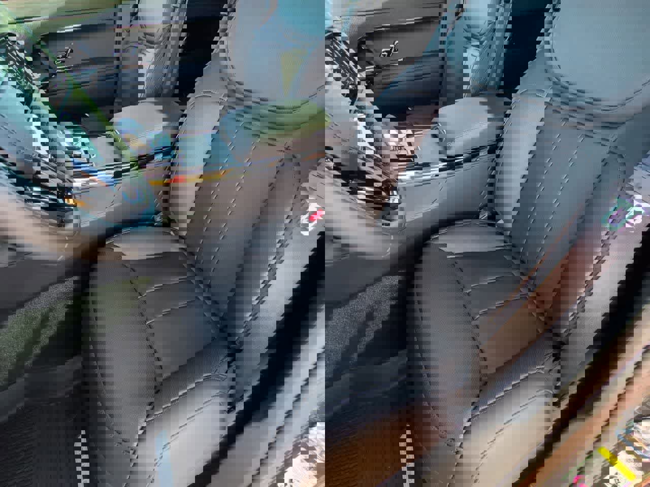 New 2026 Land Rover Range Rover Sport Dynamic SE AWD/4WD image 16