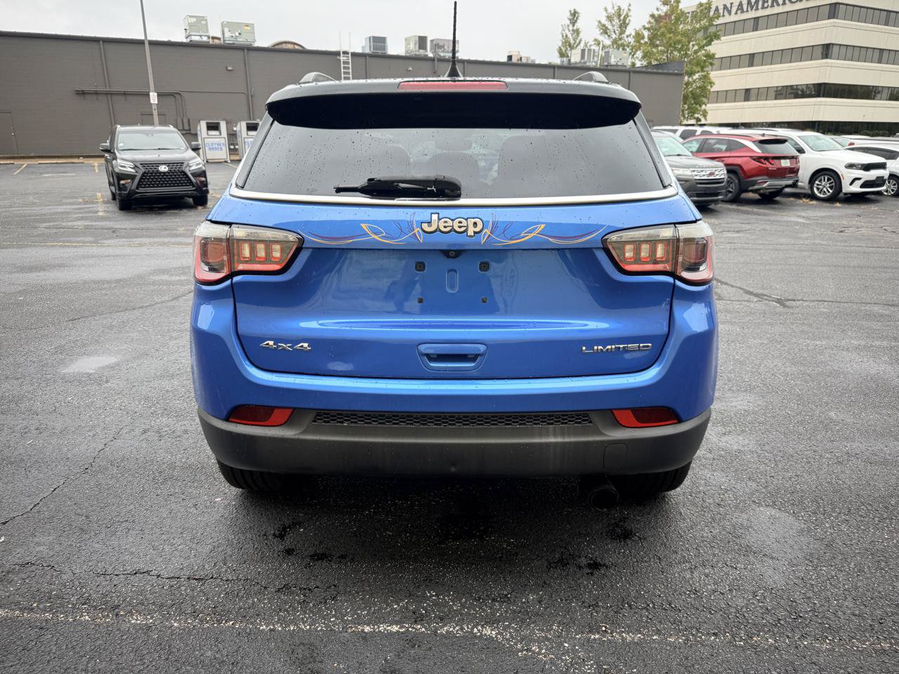 Used 2017 Jeep Compass Limited w/ Navigation Group AWD/4WD image 4