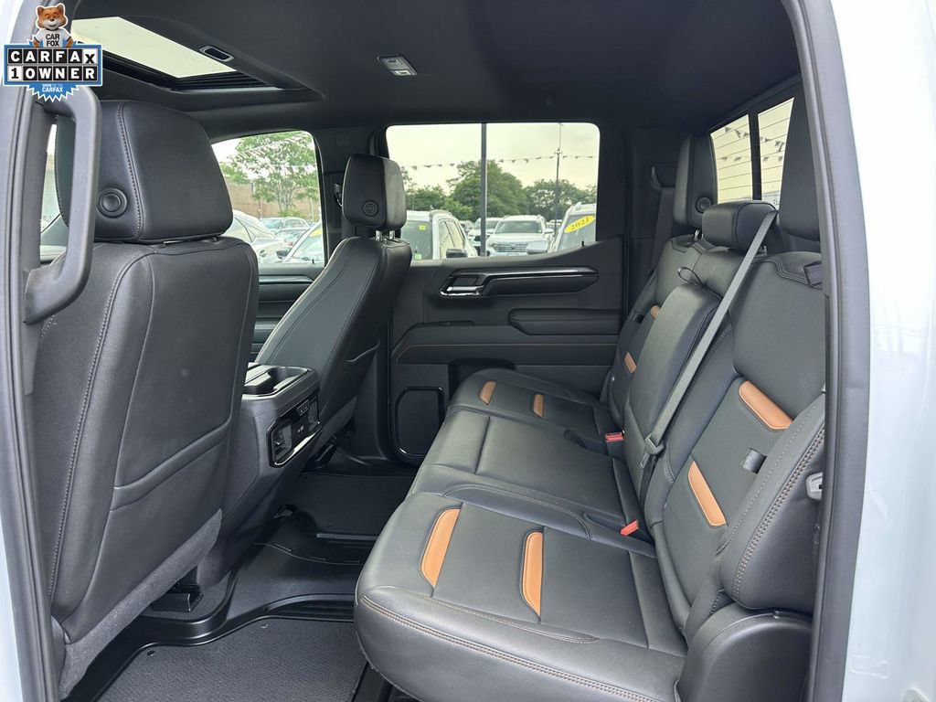Used 2024 GMC Sierra 1500 AT4 w/ Technology Package AWD/4WD image 10