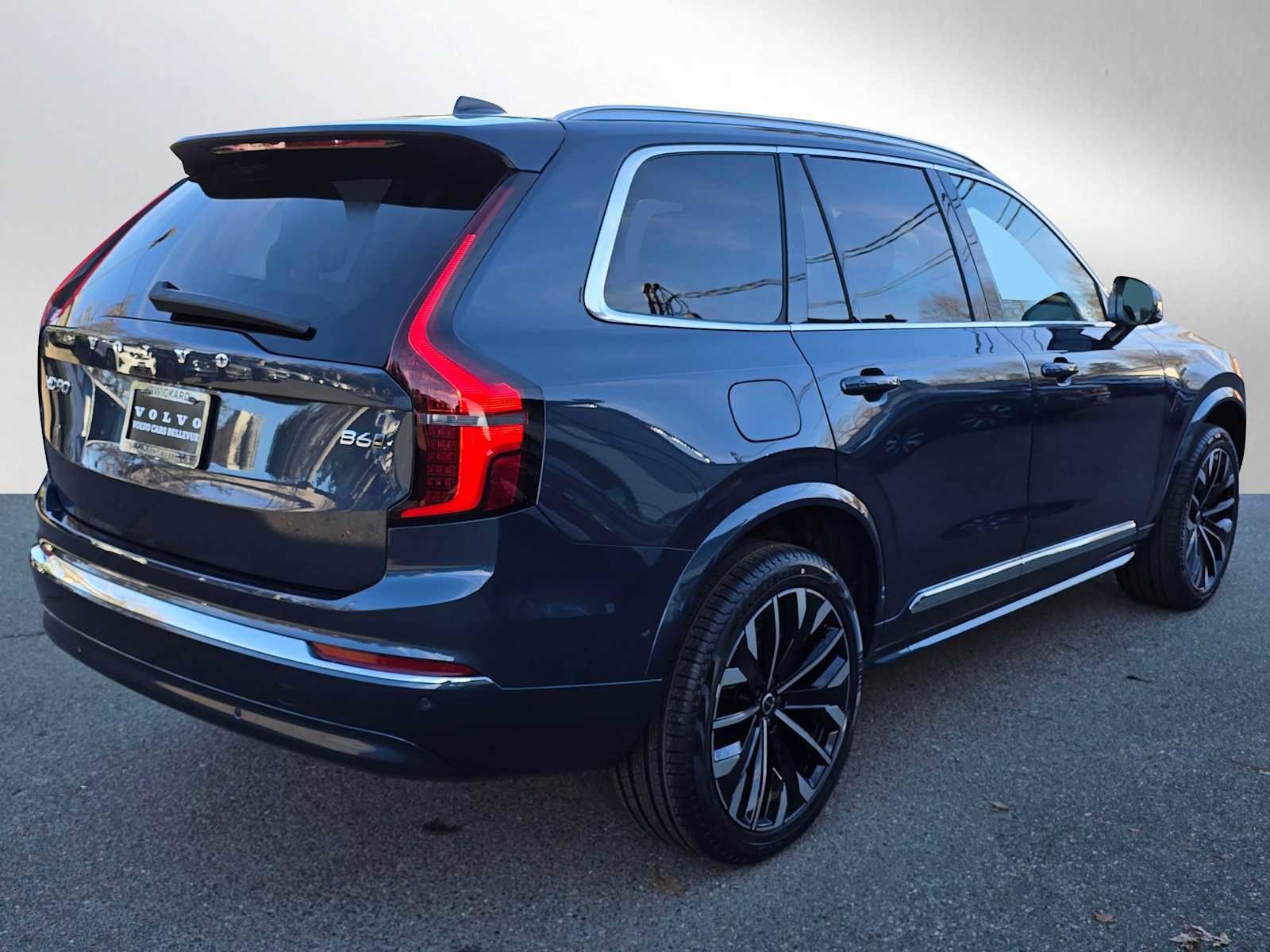 New 2026 Volvo XC90 B6 Ultra w/ Protection Package image 3