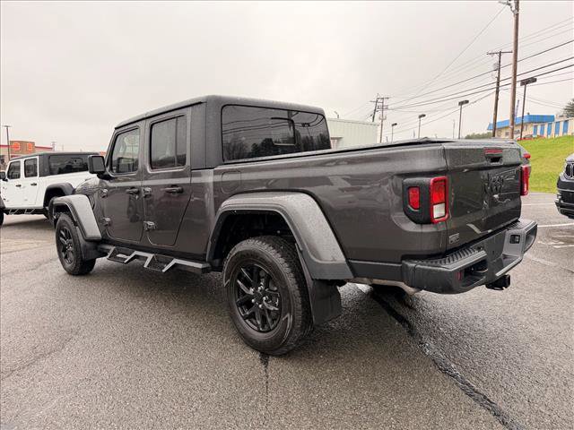 Used 2023 Jeep Gladiator Sport image 4