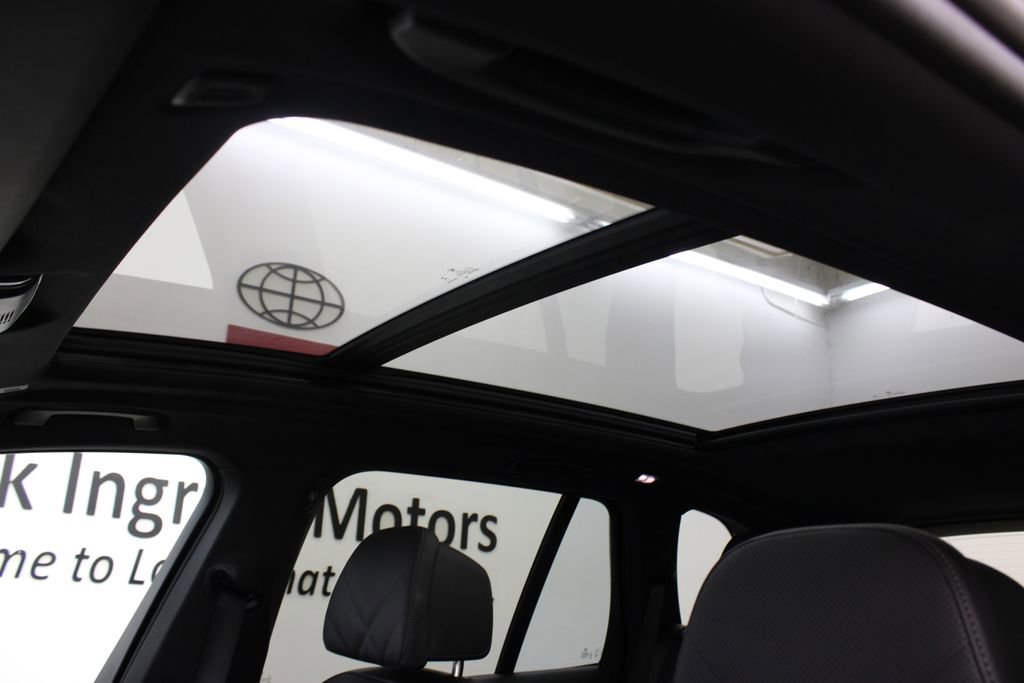 Used 2024 BMW X5 xDrive50e AWD/4WD image 14
