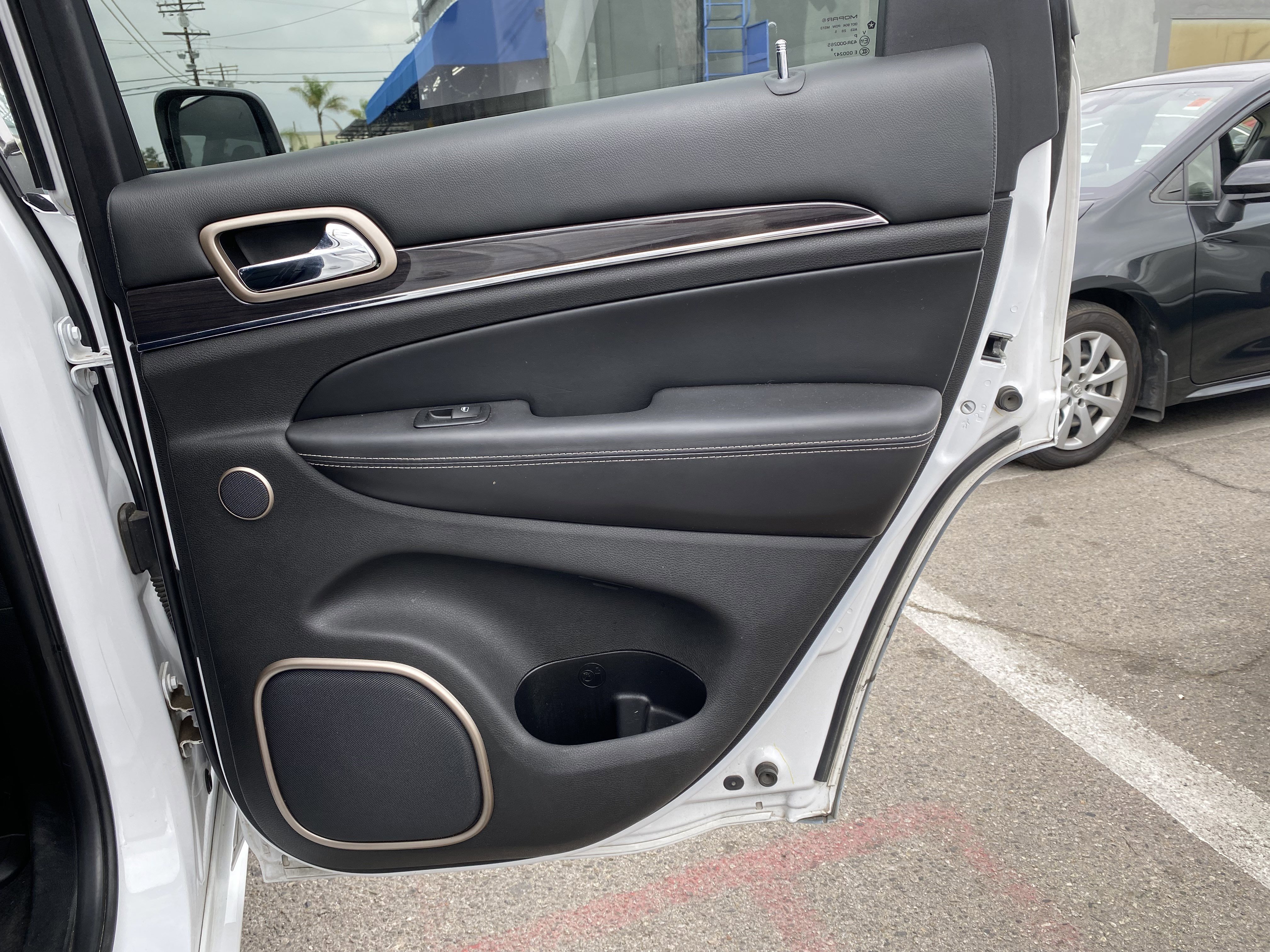 Used 2015 Jeep Grand Cherokee Overland image 20