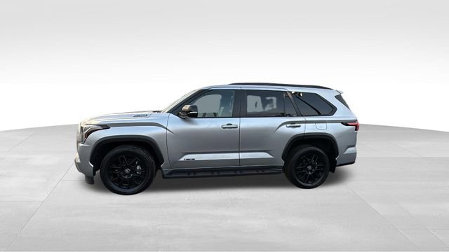 Used 2025 Toyota Sequoia Limited w/ Tow Technology Package image 4