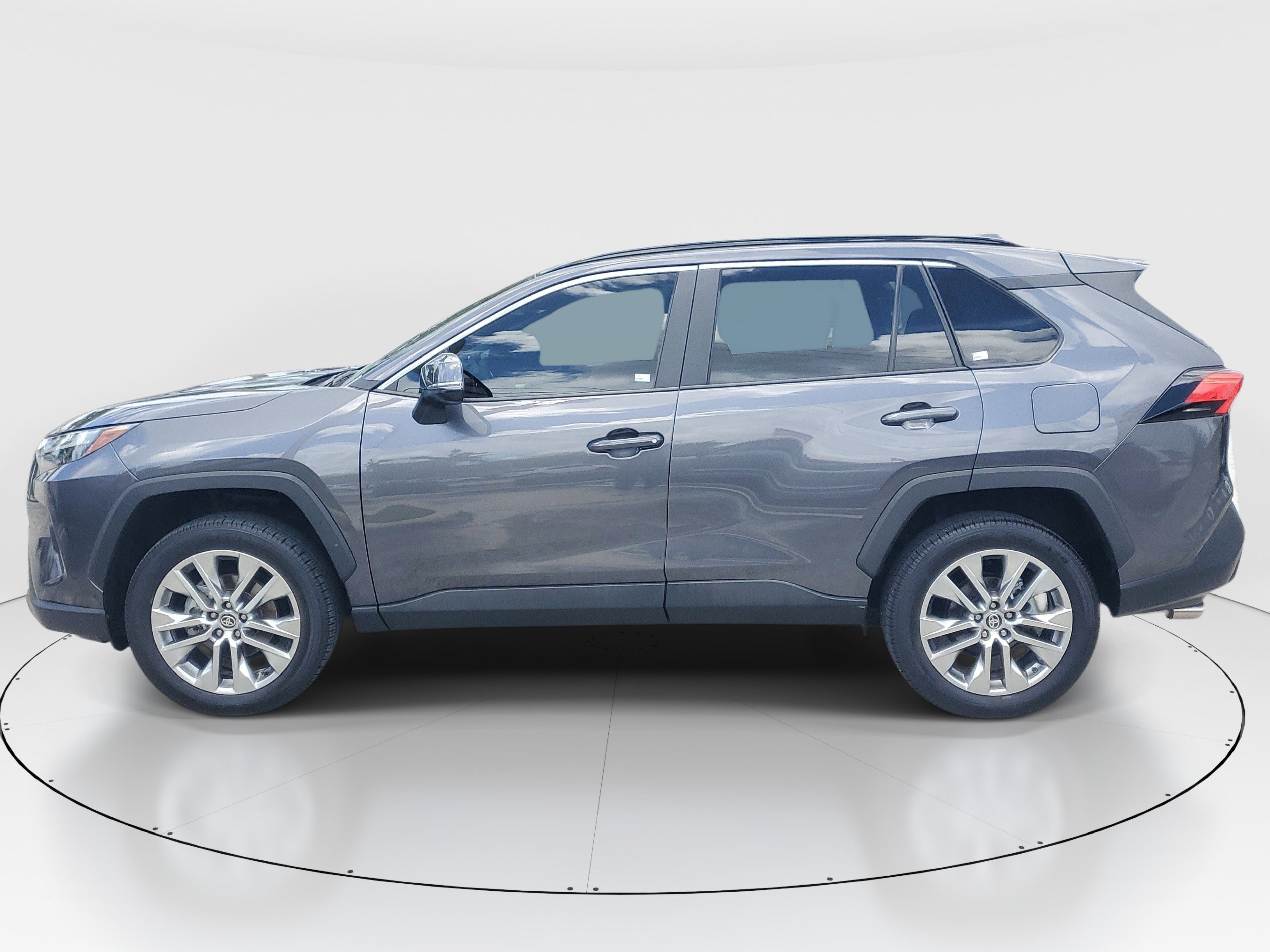Used 2025 Toyota RAV4 XLE Premium w/ Weather Package AWD/4WD image 6