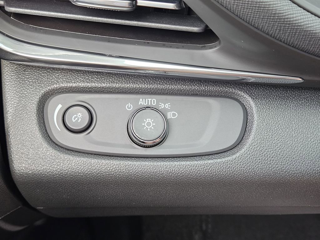Used 2026 Buick Envista Preferred w/ Convenience I Package FWD image 25
