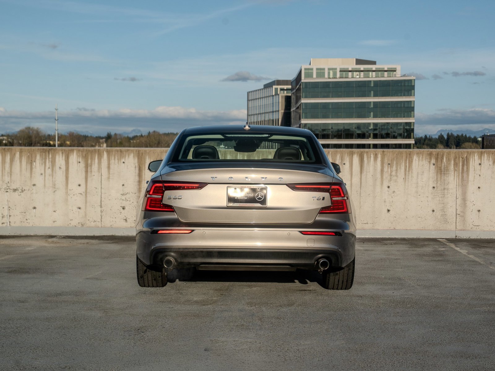 Used 2019 Volvo S60 T6 Momentum w/ Multimedia Package image 5