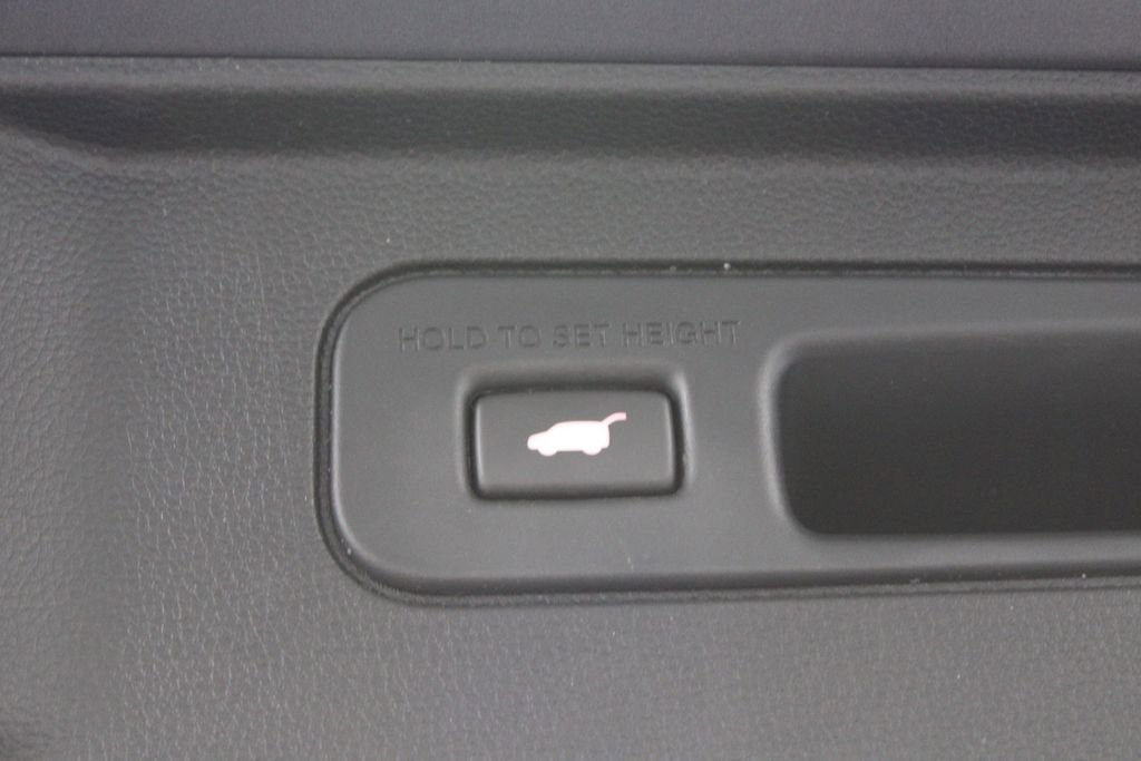 Used 2023 Honda Pilot Elite image 12