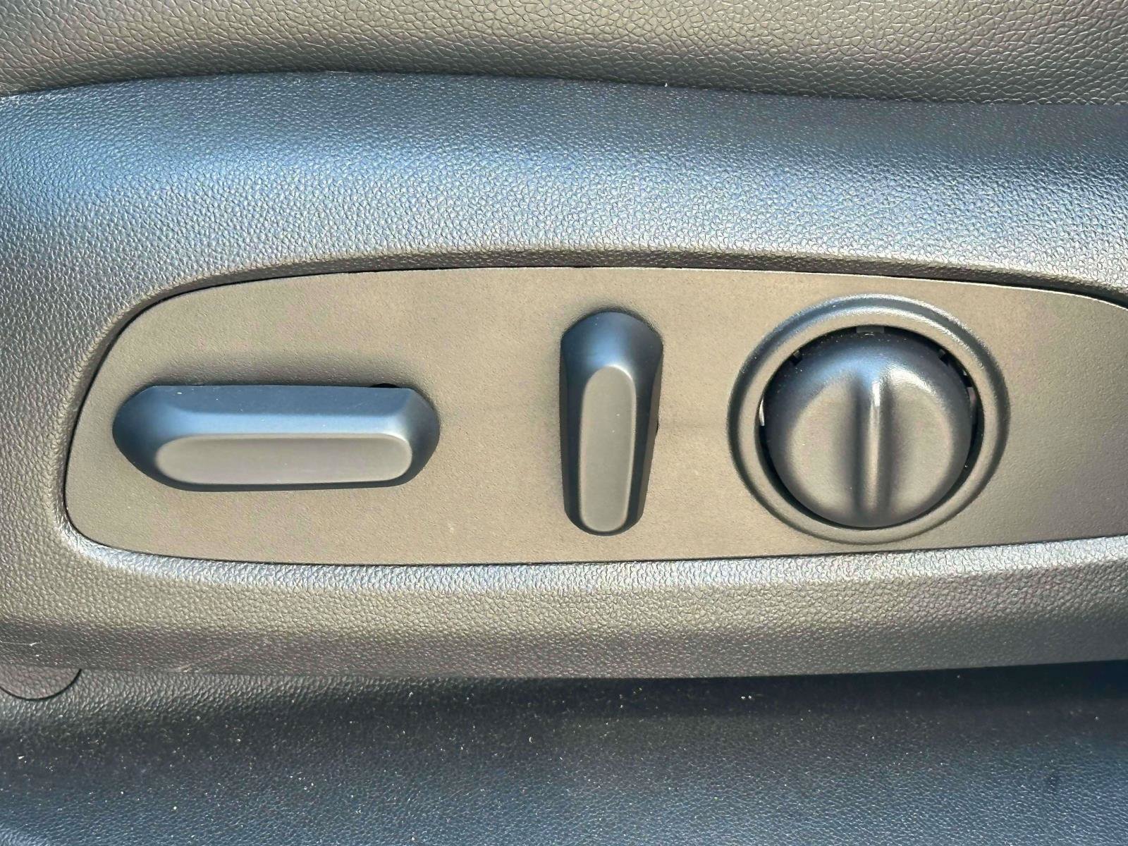 Used 2024 Chevrolet Equinox RS w/ LPO, Floor Liner Package AWD/4WD image 16