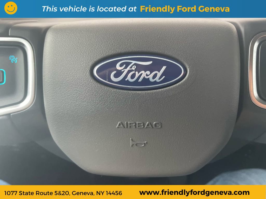 Used 2025 Ford Expedition Active AWD/4WD image 16