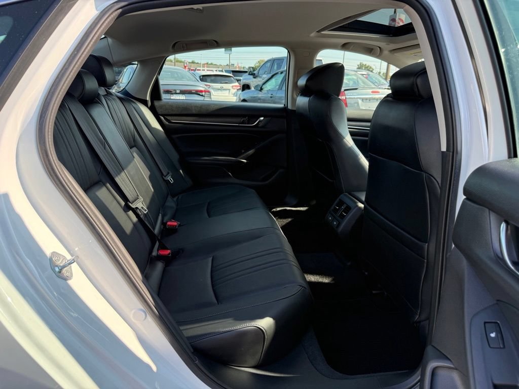 Used 2022 Honda Accord Touring image 15