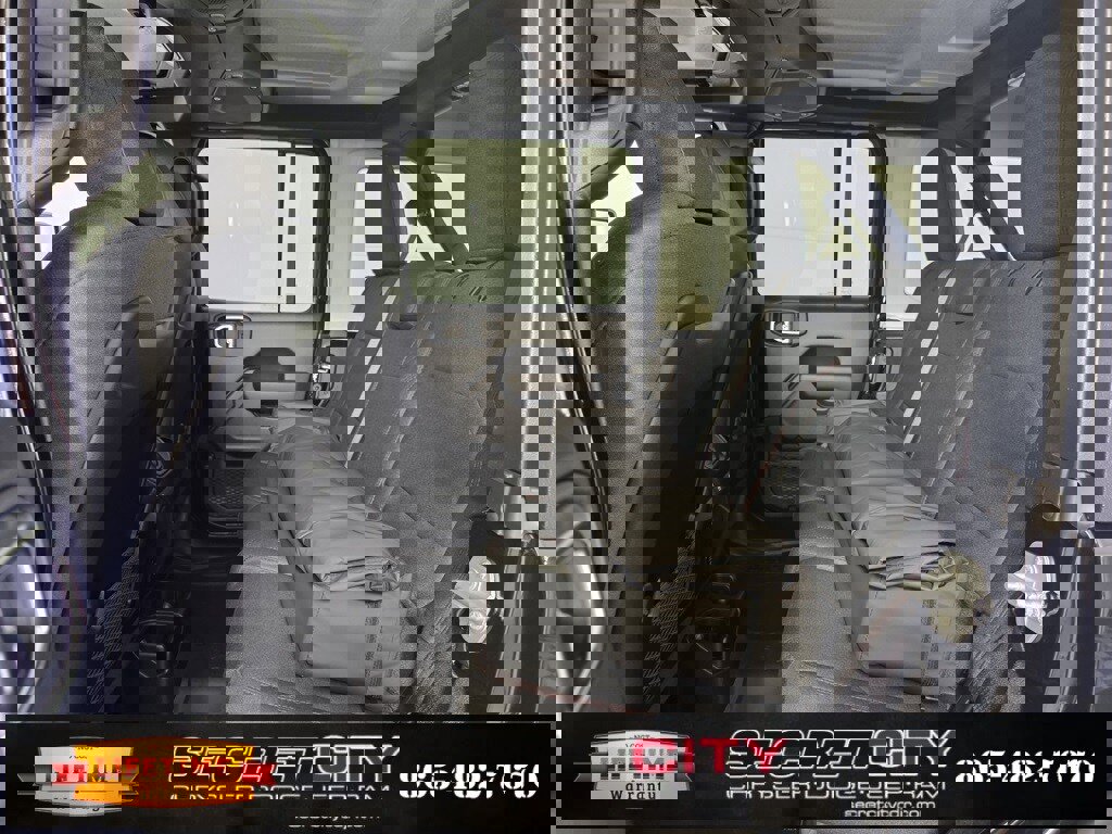 New 2025 Jeep Wrangler Unlimited Rubicon w/ Steel Bumper Group image 25