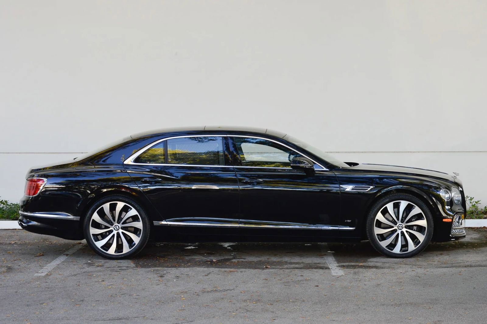 Used 2022 Bentley Flying Spur V8 image 16