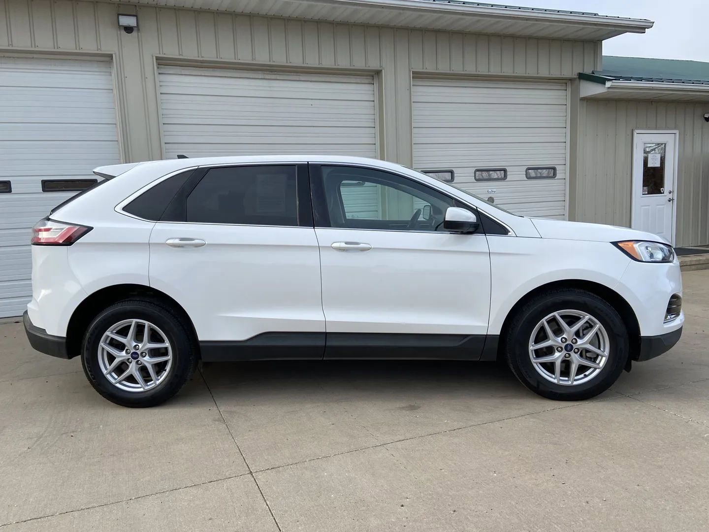 Used 2022 Ford Edge SEL AWD/4WD image 7