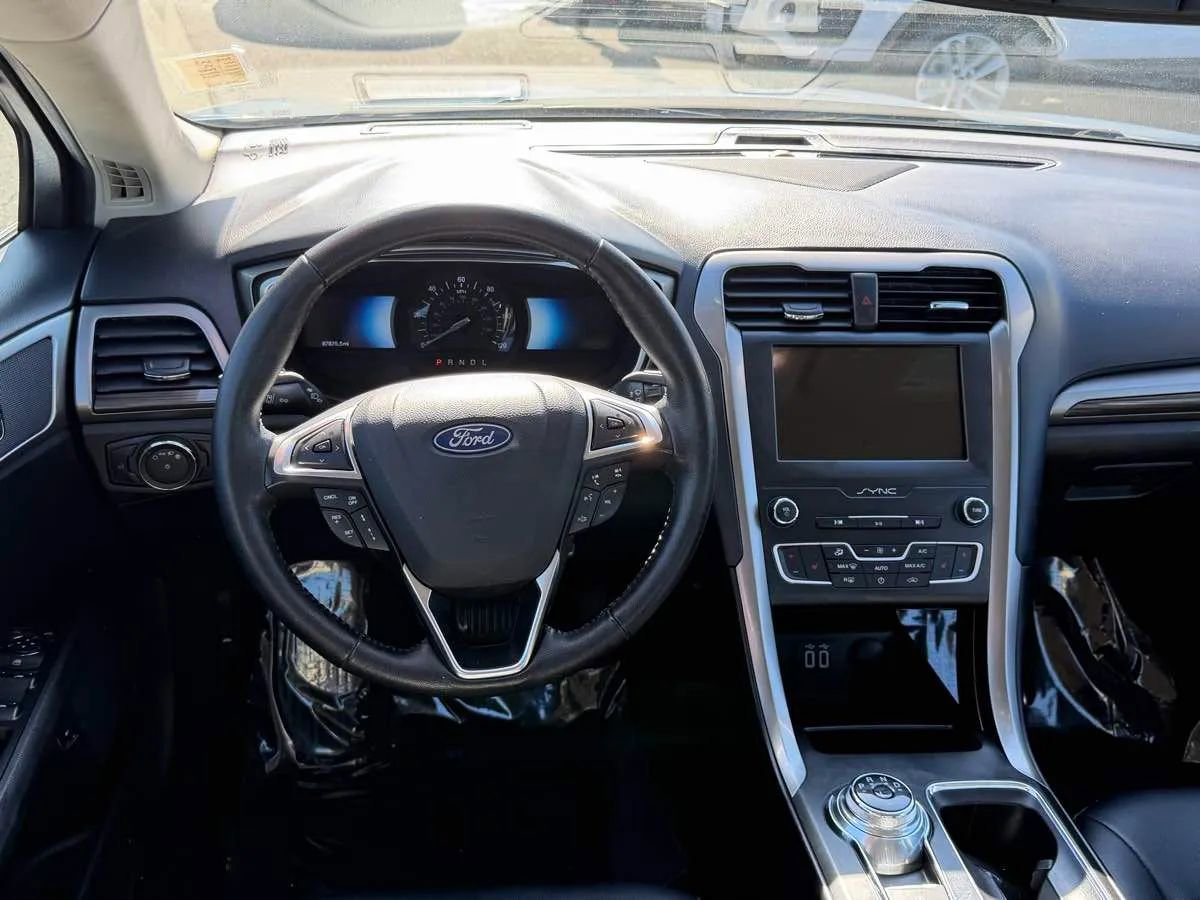 Used 2019 Ford Fusion SEL FWD image 14