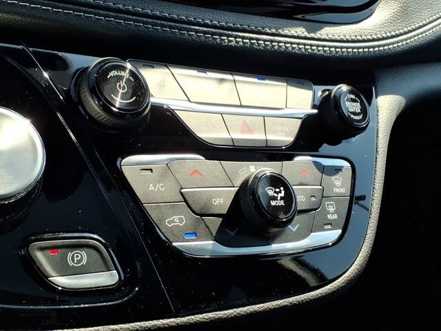 New 2026 Chrysler Pacifica Select AWD/4WD image 9