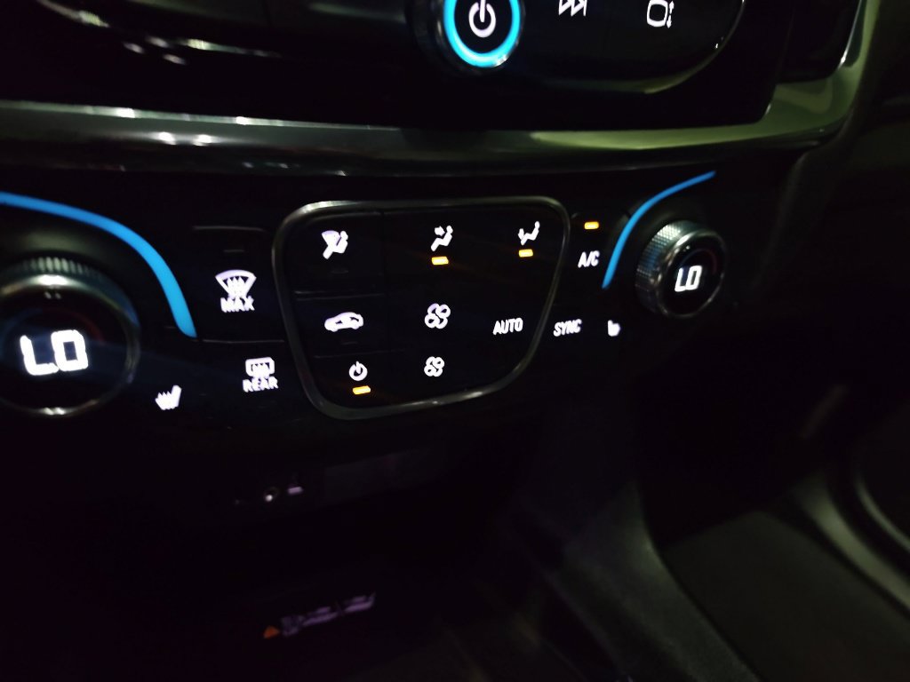 Used 2023 Chevrolet Traverse LT w/ LPO, Cargo Package AWD/4WD image 9