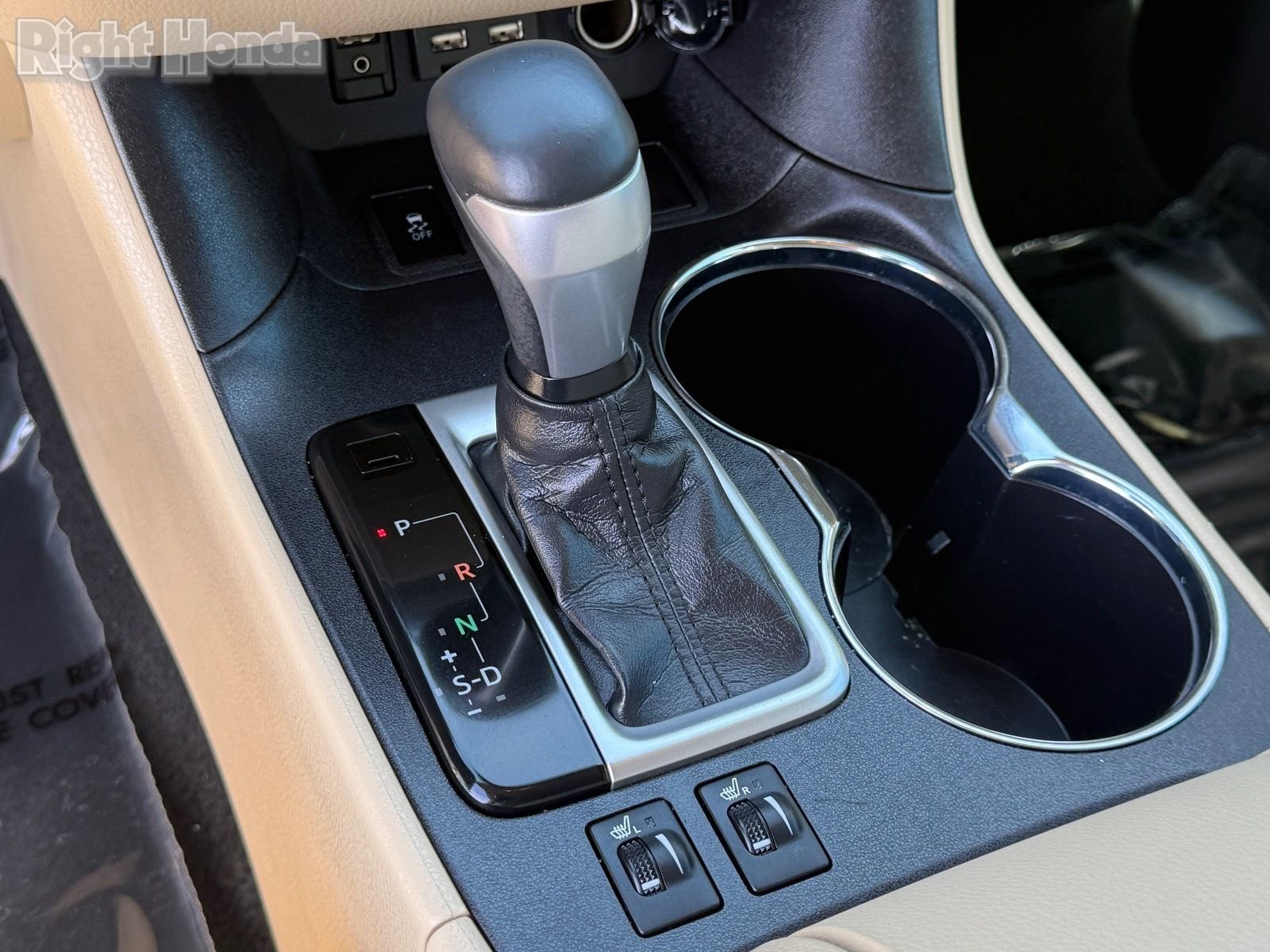 Used 2019 Toyota Highlander XLE FWD image 25