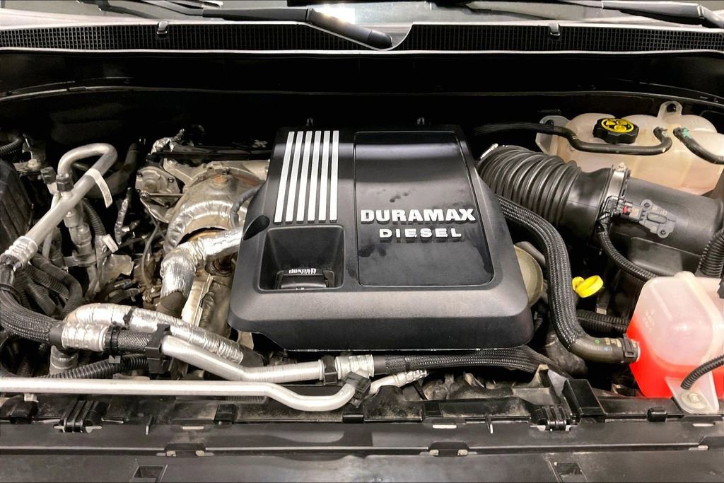 Used 2021 Chevrolet Tahoe RST w/ Luxury Package AWD/4WD image 31