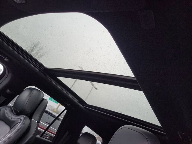 Used 2022 Lincoln Navigator Reserve image 13