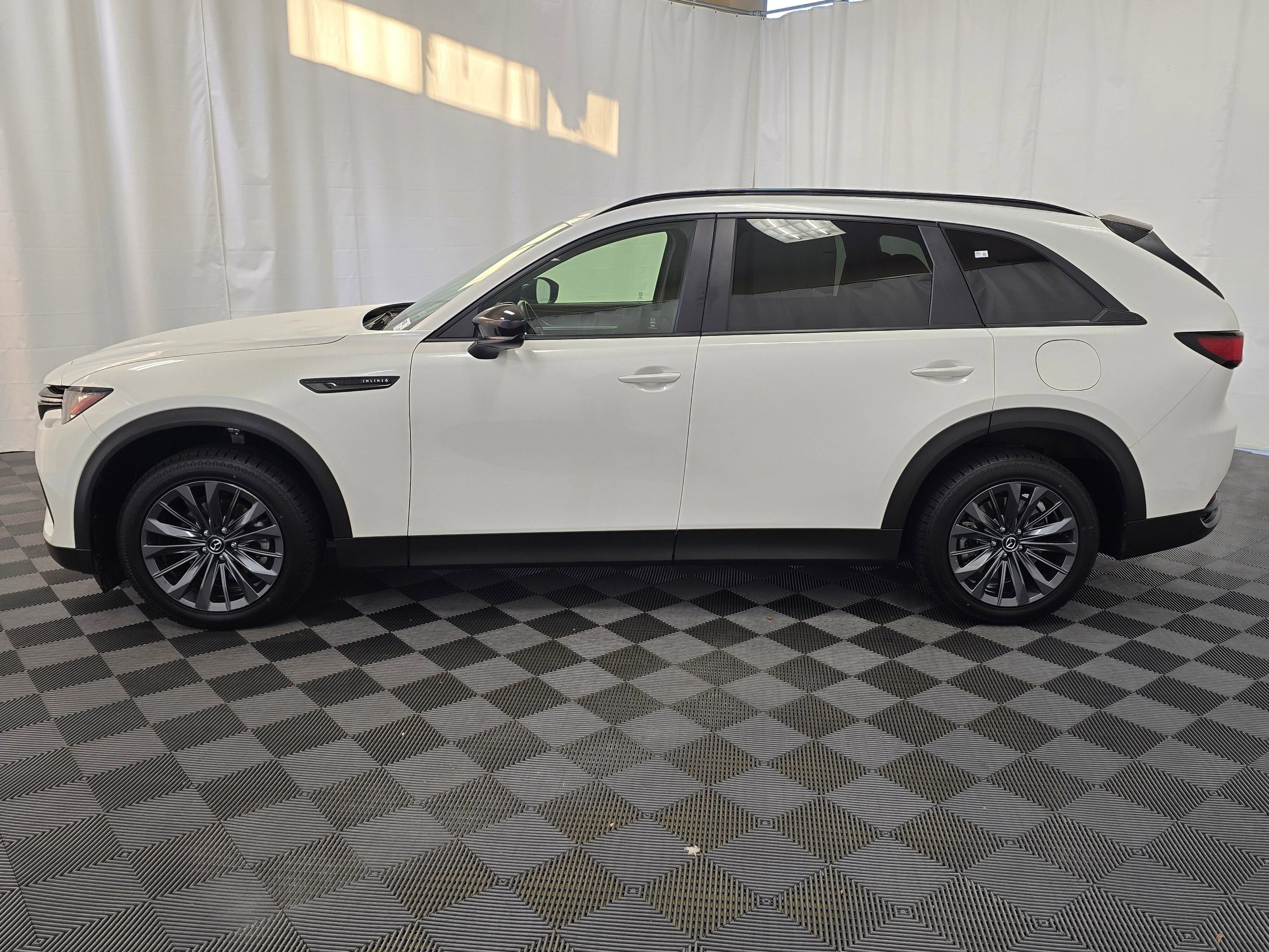 Used 2025 MAZDA CX-70 3.3 Turbo w/ Preferred Package AWD/4WD image 2