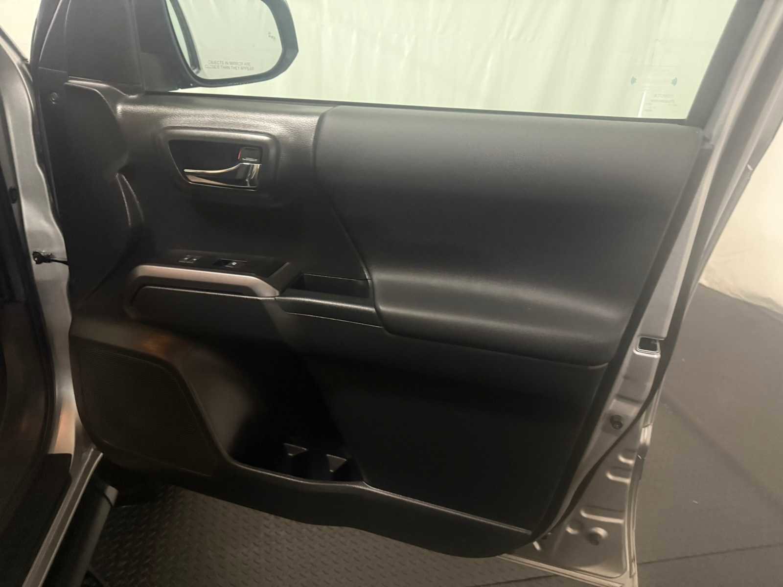 Used 2023 Toyota Tacoma TRD Sport image 28