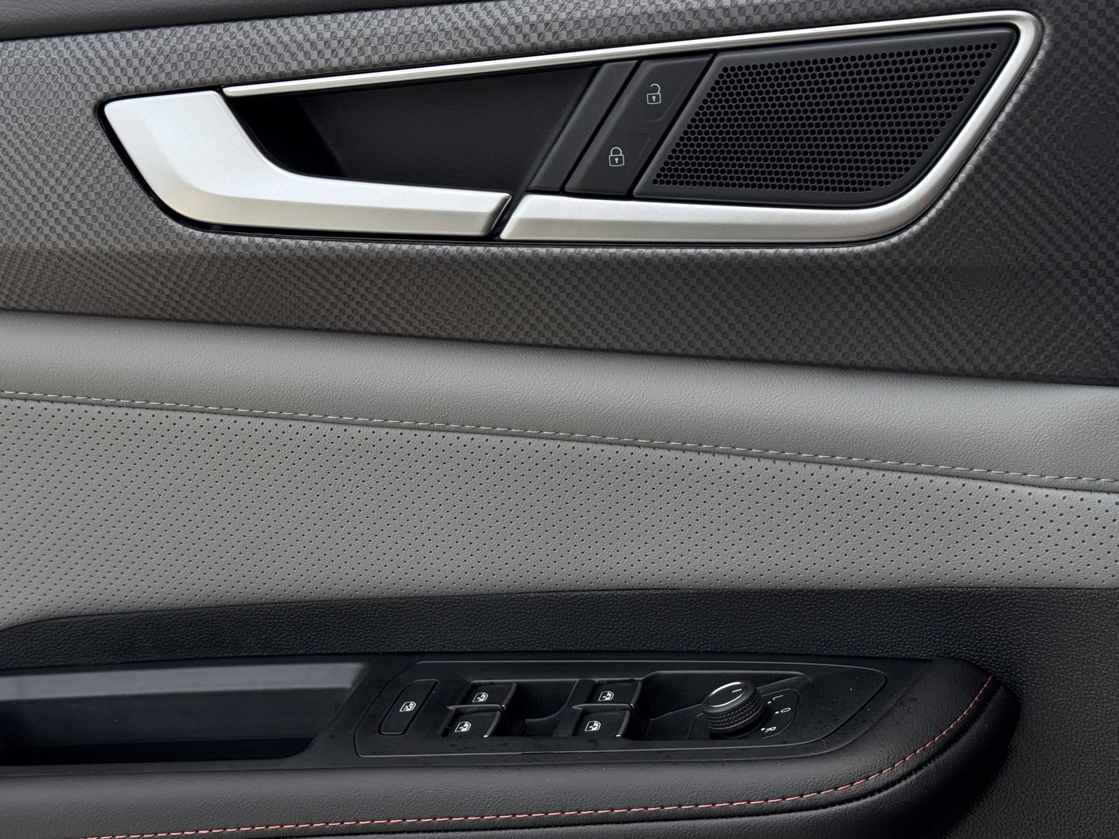 New 2026 Volkswagen Atlas Peak Edition AWD/4WD image 25