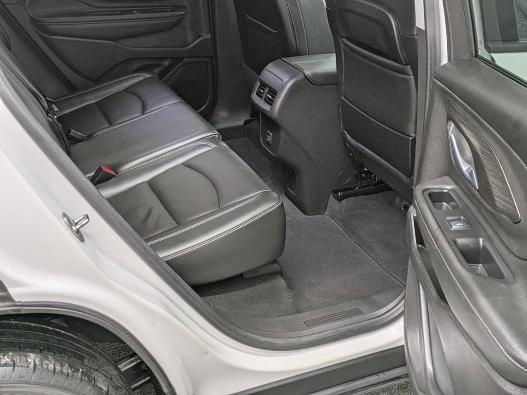Used 2024 GMC Terrain SLT AWD/4WD image 29