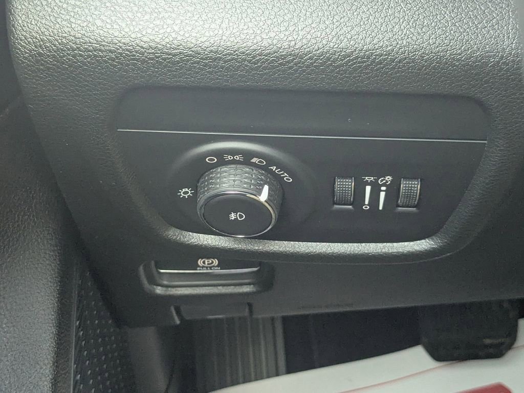 New 2025 Jeep Grand Cherokee Limited w/ Black Appearance Package image 18