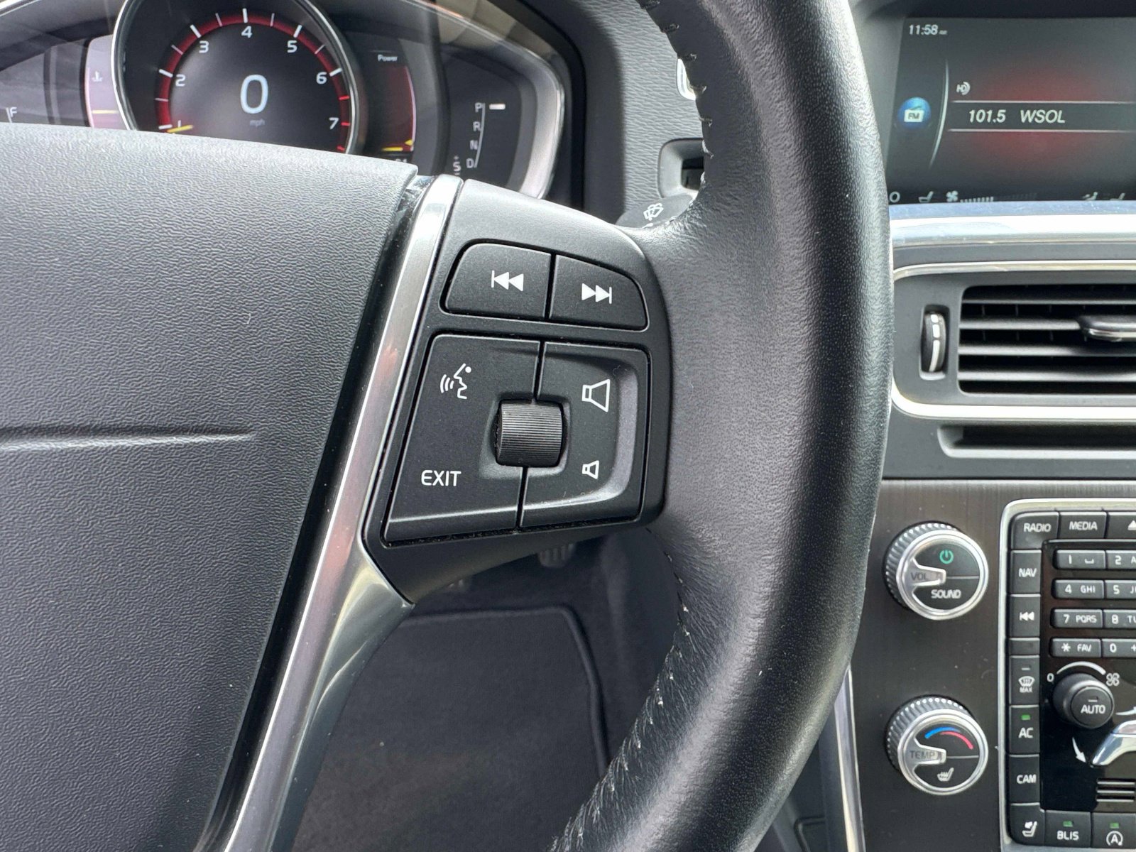 Used 2016 Volvo S60 T5 Premier w/ Convenience Package image 28