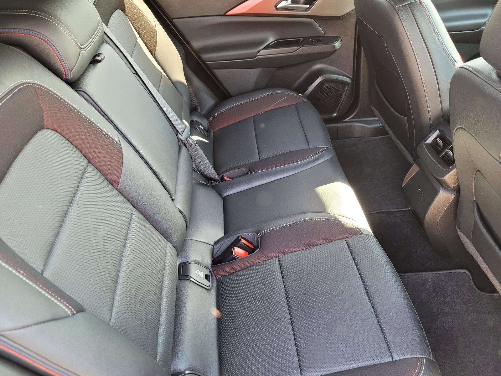 Used 2024 Chevrolet Equinox EV RS FWD image 13